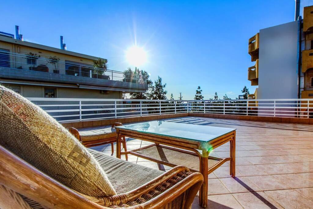 Spacious Apartment In Glyfada Close To The Sea アテネ エクステリア 写真