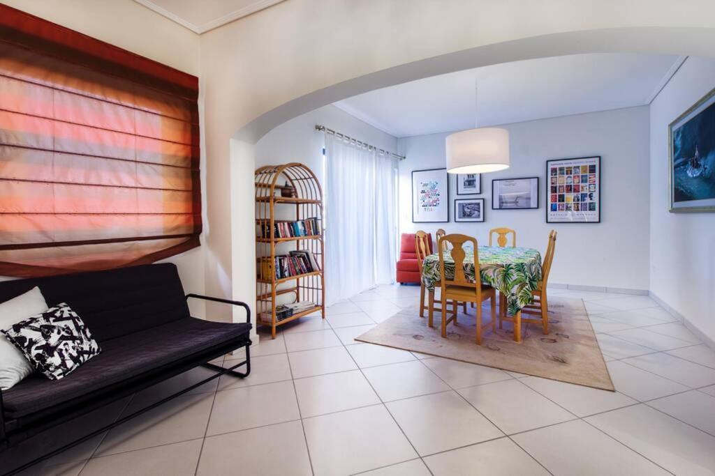 Spacious Apartment In Glyfada Close To The Sea アテネ エクステリア 写真