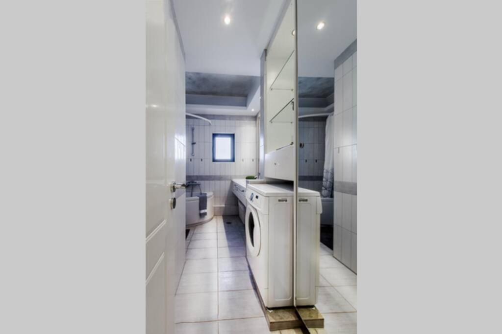 Spacious Apartment In Glyfada Close To The Sea アテネ エクステリア 写真