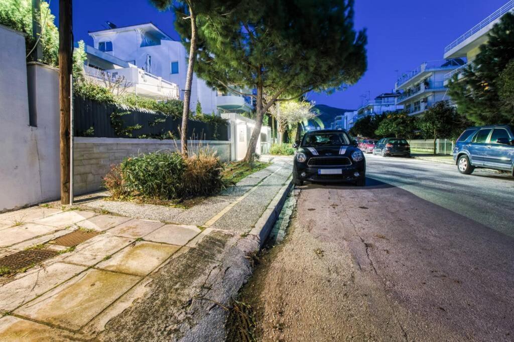 Spacious Apartment In Glyfada Close To The Sea アテネ エクステリア 写真